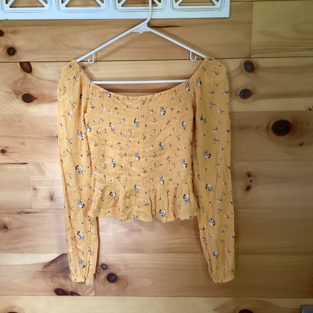 Hollister Womens XS Yellow Floral Smocked Off The Shoulder Long Sleeve Crop Top